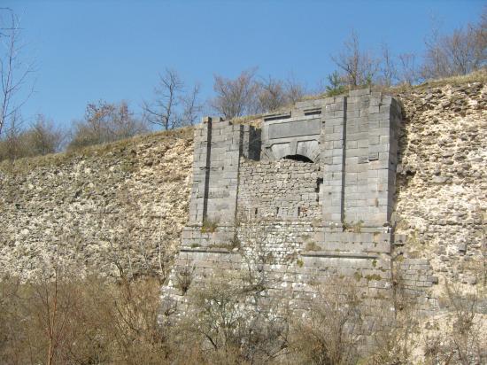 Fortification Vauban au Mont-d'Haurs.